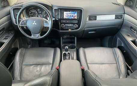 Mitsubishi Outlander III рестайлинг 3, 2013 год, 1 329 000 рублей, 10 фотография