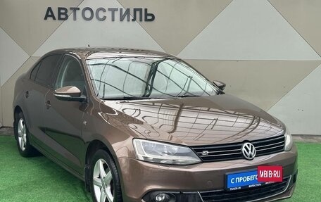 Volkswagen Jetta VI, 2012 год, 835 000 рублей, 2 фотография