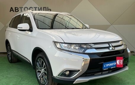 Mitsubishi Outlander III рестайлинг 3, 2016 год, 1 909 000 рублей, 2 фотография