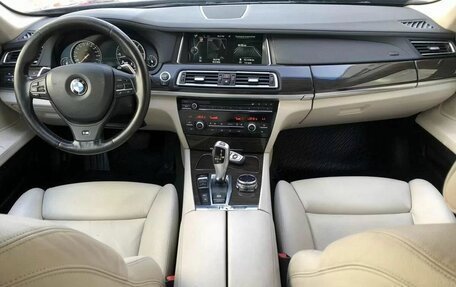 BMW 7 серия, 2014 год, 1 999 000 рублей, 14 фотография