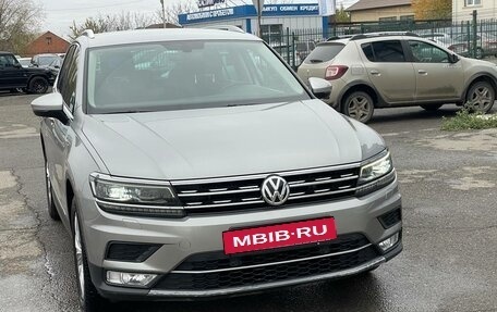 Volkswagen Tiguan II, 2017 год, 2 600 000 рублей, 4 фотография