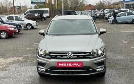 Volkswagen Tiguan II, 2017 год, 2 600 000 рублей, 3 фотография