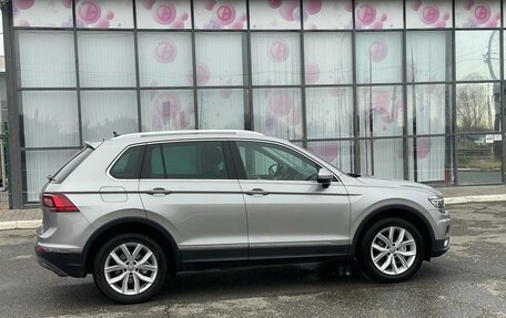 Volkswagen Tiguan II, 2017 год, 2 600 000 рублей, 10 фотография