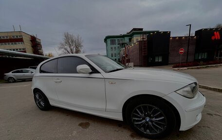 BMW 1 серия, 2010 год, 1 050 000 рублей, 4 фотография