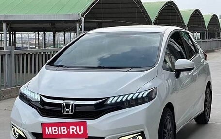 Honda Jazz III рестайлинг, 2020 год, 1 550 000 рублей, 3 фотография