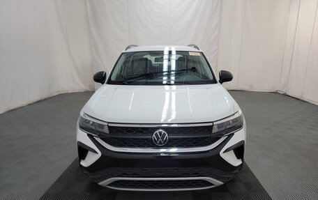 Volkswagen Taos, 2022 год, 3 060 000 рублей, 2 фотография