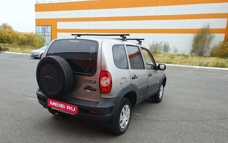 Chevrolet Niva I рестайлинг, 2009 год, 490 000 рублей, 7 фотография