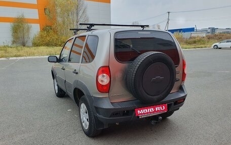 Chevrolet Niva I рестайлинг, 2009 год, 490 000 рублей, 8 фотография