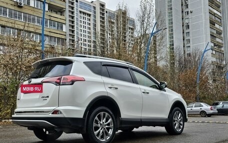 Toyota RAV4, 2016 год, 3 060 000 рублей, 2 фотография