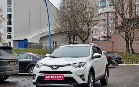 Toyota RAV4, 2016 год, 3 060 000 рублей, 7 фотография