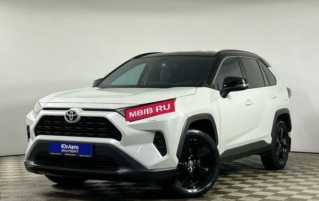 Toyota RAV4, 2021 год, 3 638 000 рублей, 1 фотография