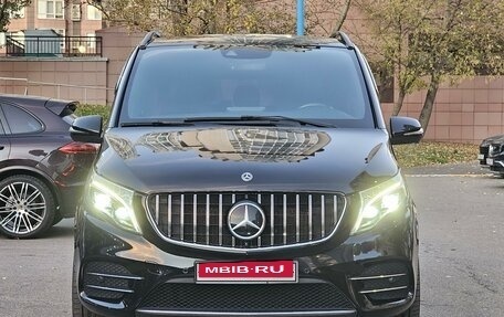 Mercedes-Benz V-Класс, 2019 год, 7 690 000 рублей, 32 фотография