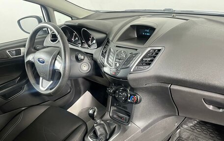 Ford Fiesta, 2015 год, 975 000 рублей, 13 фотография