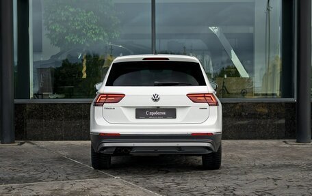 Volkswagen Tiguan II, 2018 год, 2 899 000 рублей, 6 фотография