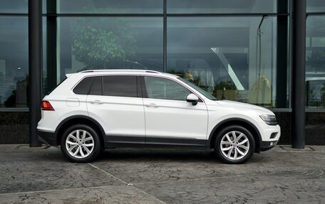 Volkswagen Tiguan II, 2018 год, 2 899 000 рублей, 7 фотография