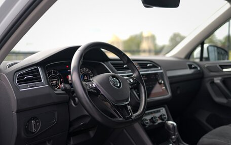 Volkswagen Tiguan II, 2018 год, 2 899 000 рублей, 9 фотография