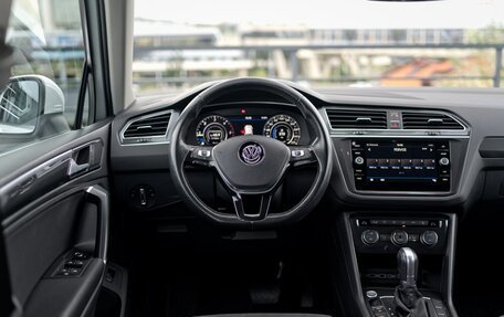 Volkswagen Tiguan II, 2018 год, 2 899 000 рублей, 10 фотография