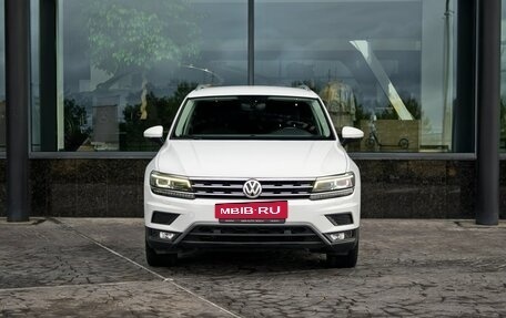 Volkswagen Tiguan II, 2018 год, 2 899 000 рублей, 3 фотография