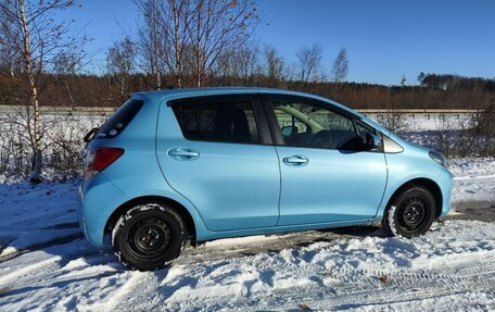 Toyota Vitz, 2015 год, 900 000 рублей, 2 фотография