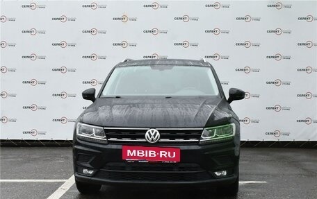 Volkswagen Tiguan II, 2018 год, 2 589 000 рублей, 2 фотография