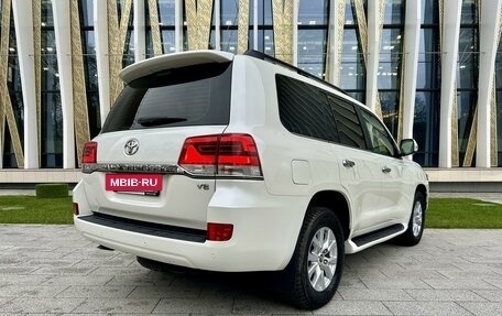 Toyota Land Cruiser 200, 2018 год, 7 600 000 рублей, 6 фотография