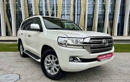 Toyota Land Cruiser 200, 2018 год, 7 600 000 рублей, 4 фотография