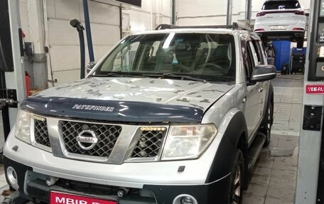 Nissan Pathfinder, 2007 год, 900 000 рублей, 1 фотография