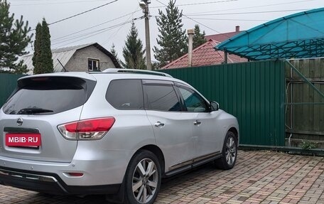 Nissan Pathfinder, 2014 год, 1 960 000 рублей, 4 фотография