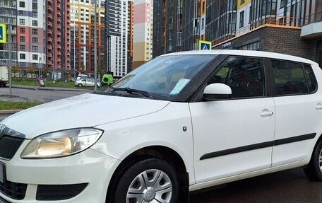 Skoda Fabia II, 2013 год, 585 000 рублей, 1 фотография