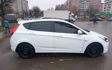 Hyundai Solaris II рестайлинг, 2015 год, 1 250 000 рублей, 5 фотография