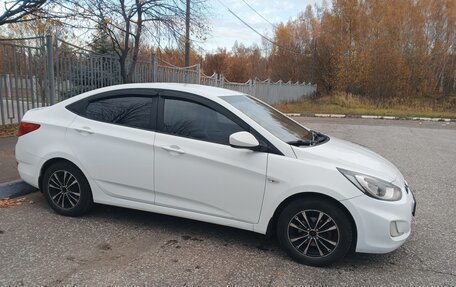 Hyundai Solaris II рестайлинг, 2012 год, 730 000 рублей, 4 фотография