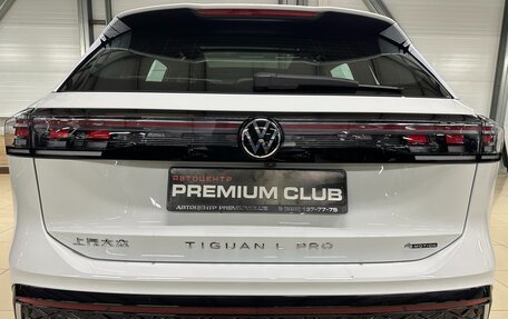 Volkswagen Tiguan, 2024 год, 5 699 000 рублей, 9 фотография