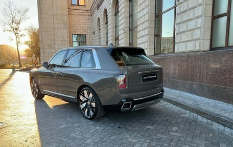 Rolls-Royce Cullinan, 2024 год, 99 000 000 рублей, 6 фотография