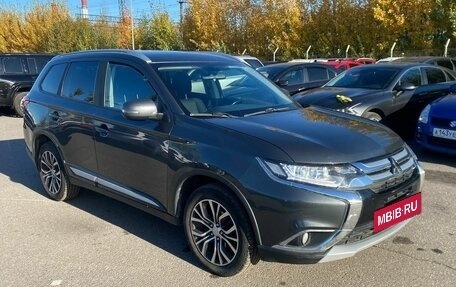 Mitsubishi Outlander III рестайлинг 3, 2018 год, 1 655 000 рублей, 3 фотография