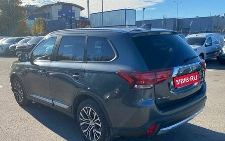 Mitsubishi Outlander III рестайлинг 3, 2018 год, 1 655 000 рублей, 6 фотография