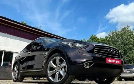 Infiniti QX70, 2015 год, 2 400 000 рублей, 1 фотография