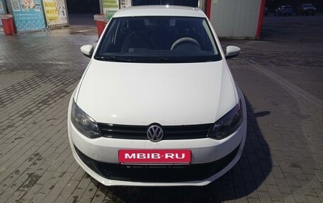 Volkswagen Polo VI (EU Market), 2010 год, 700 000 рублей, 2 фотография