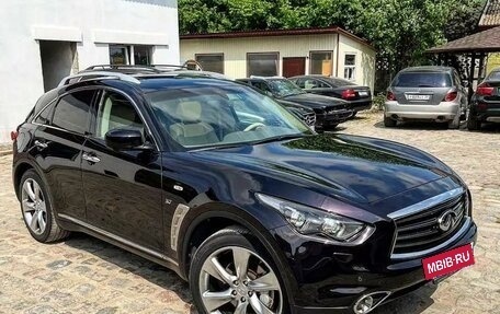 Infiniti QX70, 2015 год, 2 400 000 рублей, 4 фотография