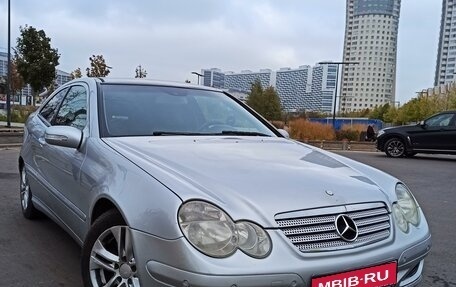 Mercedes-Benz C-Класс, 2006 год, 690 000 рублей, 1 фотография