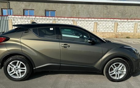 Toyota C-HR I рестайлинг, 2022 год, 3 500 000 рублей, 3 фотография