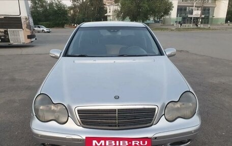 Mercedes-Benz C-Класс, 2001 год, 450 000 рублей, 4 фотография