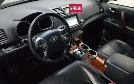 Toyota Highlander III, 2013 год, 2 224 000 рублей, 10 фотография