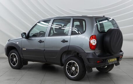 Chevrolet Niva I рестайлинг, 2017 год, 878 000 рублей, 5 фотография