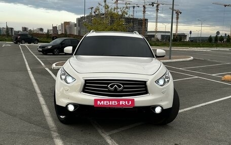 Infiniti FX II, 2012 год, 1 999 000 рублей, 20 фотография