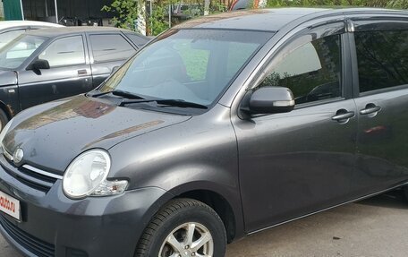 Toyota Sienta I, 2012 год, 860 000 рублей, 3 фотография