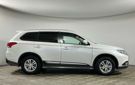 Mitsubishi Outlander III рестайлинг 3, 2020 год, 2 299 000 рублей, 4 фотография