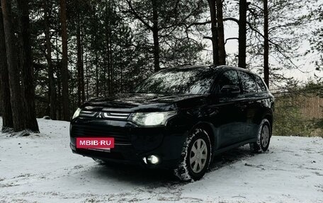 Mitsubishi Outlander III рестайлинг 3, 2012 год, 1 470 000 рублей, 5 фотография