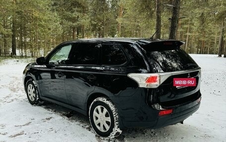 Mitsubishi Outlander III рестайлинг 3, 2012 год, 1 470 000 рублей, 12 фотография