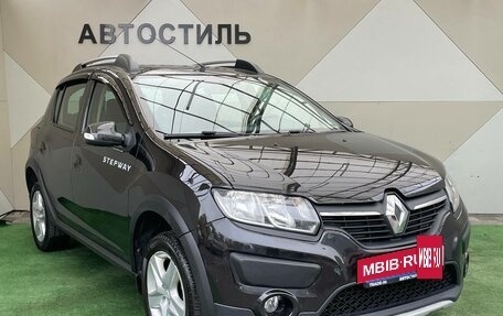 Renault Sandero II рестайлинг, 2017 год, 945 000 рублей, 2 фотография