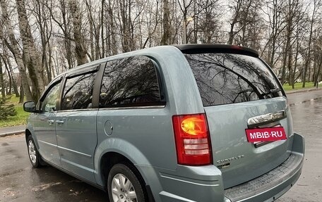 Chrysler Town & Country V рестайлинг, 2008 год, 1 260 000 рублей, 4 фотография